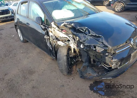 2019 Volkswagen Golf 1.4T S/1.4T Se z USA, uszkodzony, nr VIN 3VWG57AU5KM035723